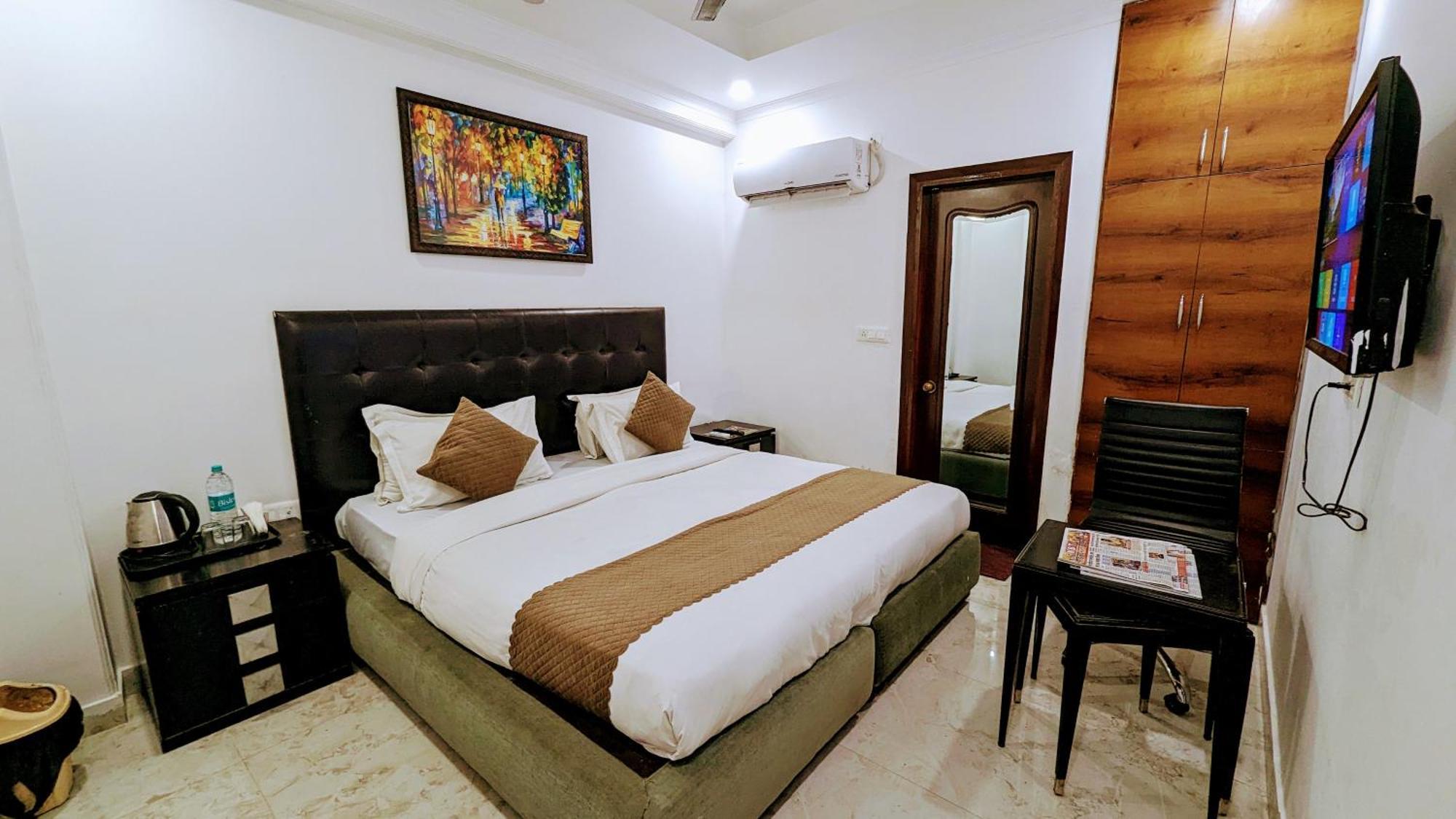 Hotel Moon Taj Near Yashobhoomi Convention Centre Delhi  Eksteriør billede