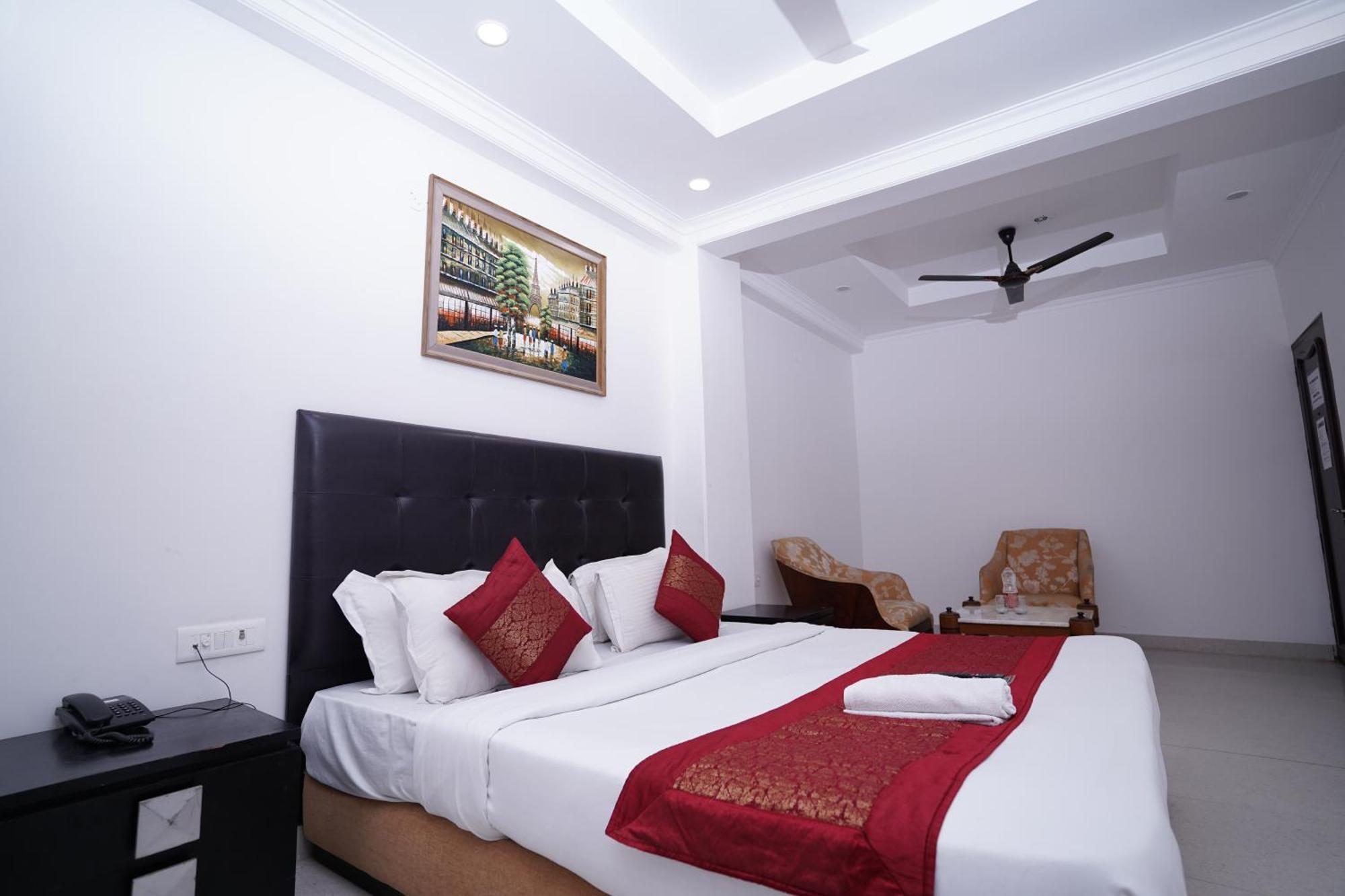 Hotel Moon Taj Near Yashobhoomi Convention Centre Delhi  Eksteriør billede
